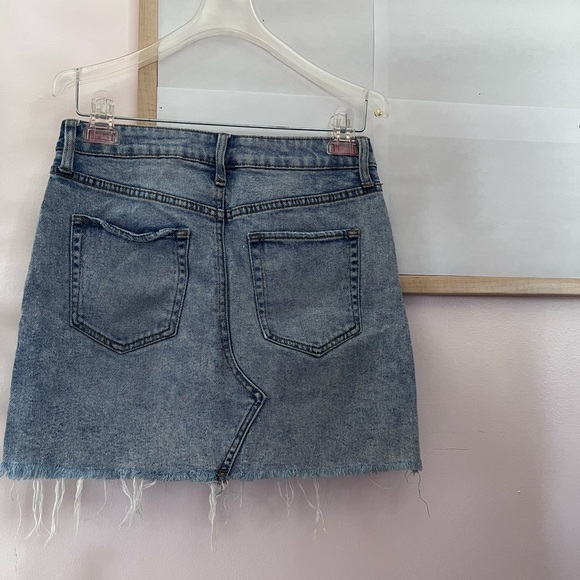 Wild Fable Light Wash Denim Mini Skirt, women's size 2 - Picture 5 of 6